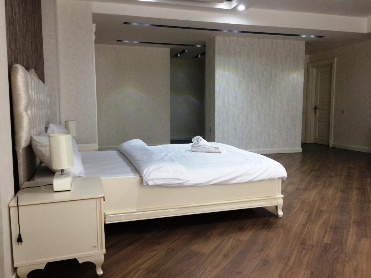 Park Azure Apartment Deluxe 2 Bedroom Baku Exterior foto